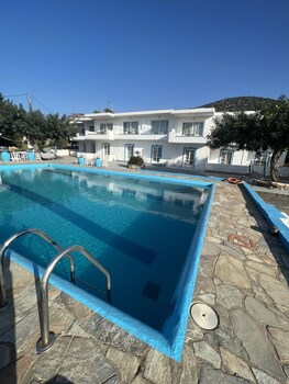 mila malia suites