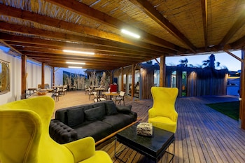 anda beach bistro and rooms
