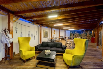 anda beach bistro and rooms