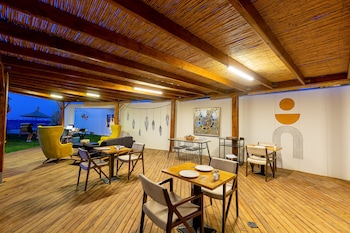 anda beach bistro and rooms