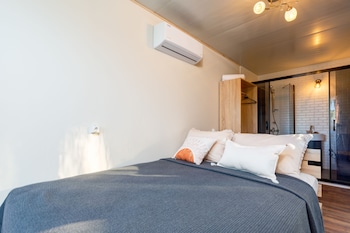 anda beach bistro and rooms