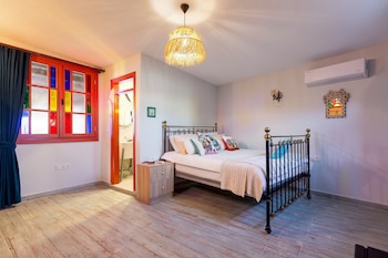 anda beach bistro and rooms
