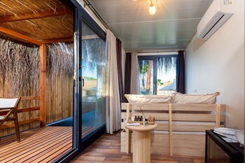 anda beach bistro and rooms