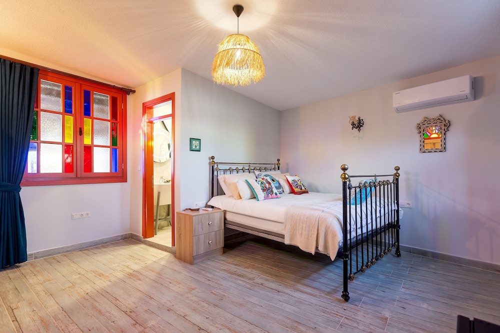 anda beach bistro and rooms