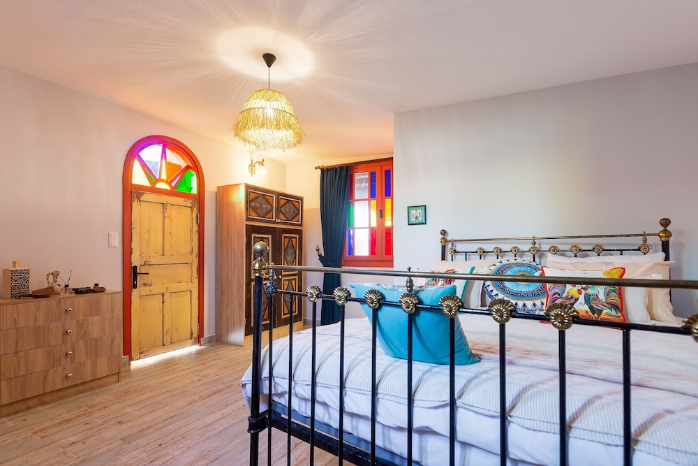 anda beach bistro and rooms