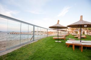 anda beach bistro and rooms