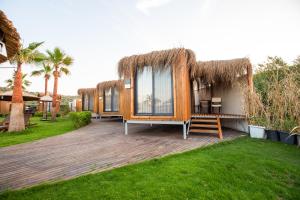 anda beach bistro and rooms