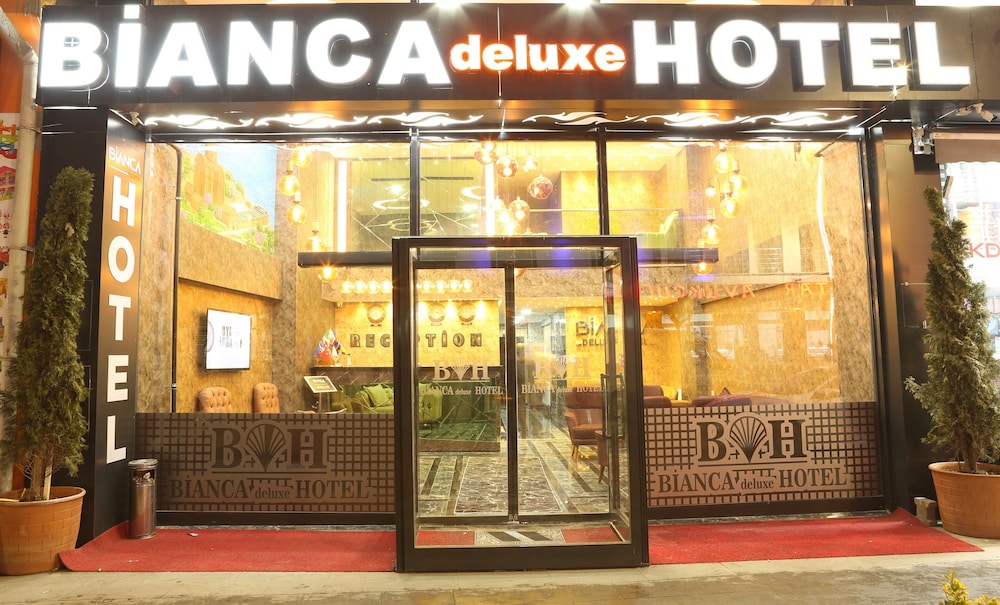 bianca deluxe hotel van