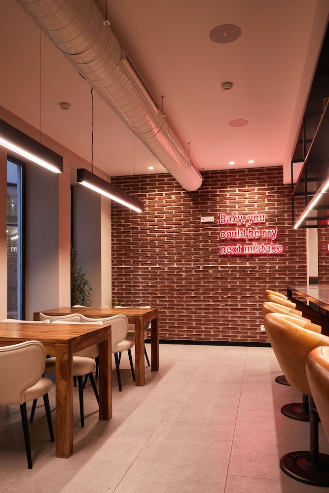 latroupe prado hostel