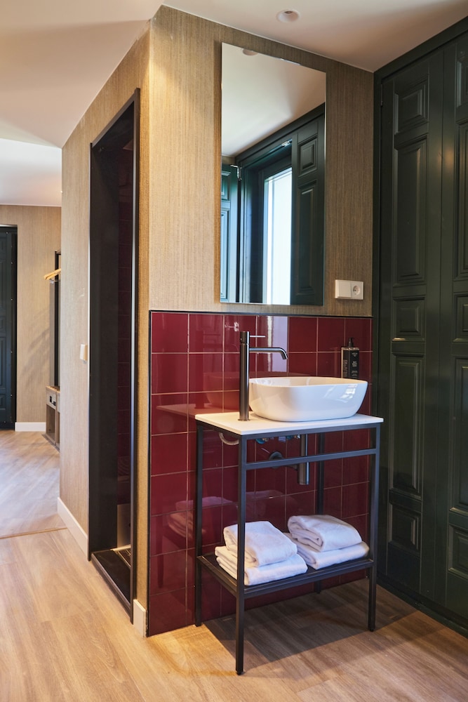 latroupe prado hostel