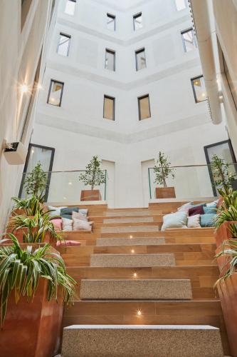 latroupe prado hostel