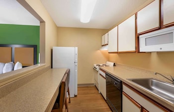 extended stay america suites cleveland great northern mall