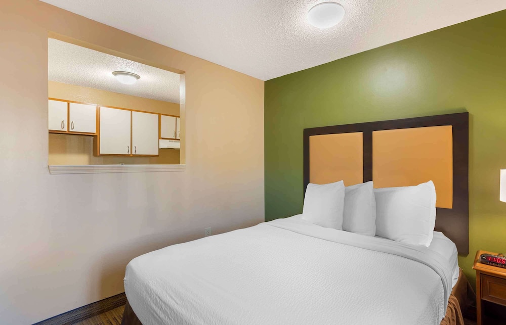 extended stay america suites cleveland great northern mall