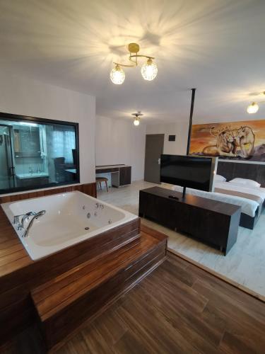 sar per hotel