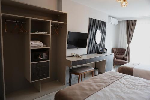 sar per hotel