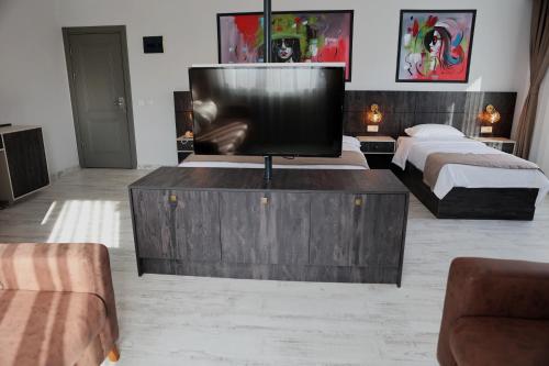 sar per hotel