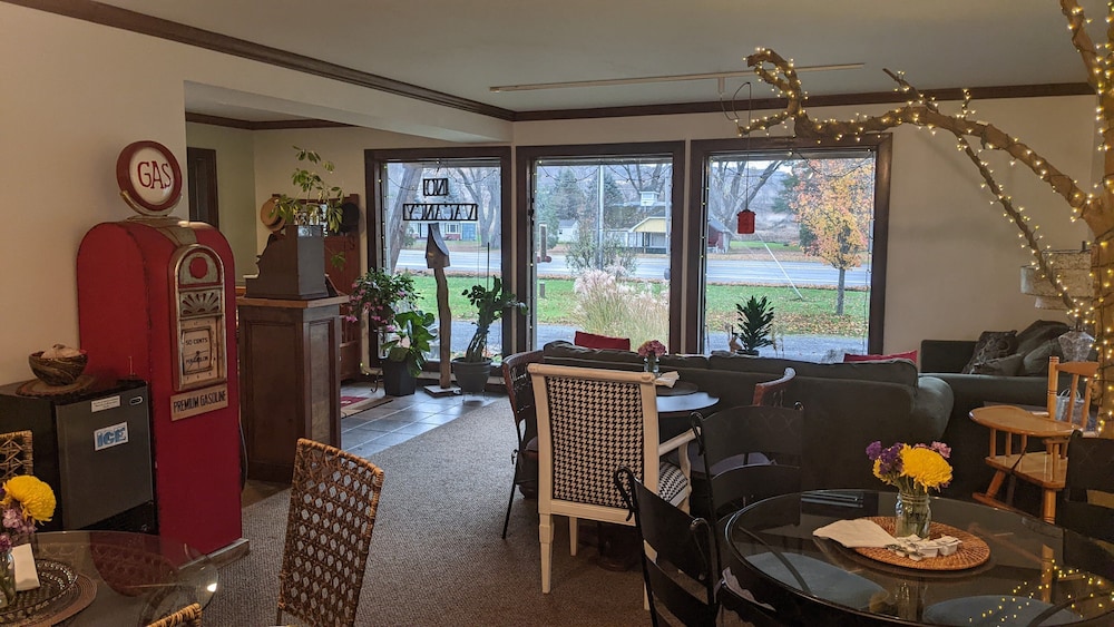 the meadowlark inn