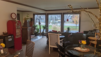 the meadowlark inn