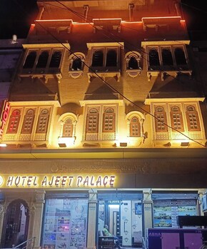 Hotel Ajeet Palace,,2.5 star