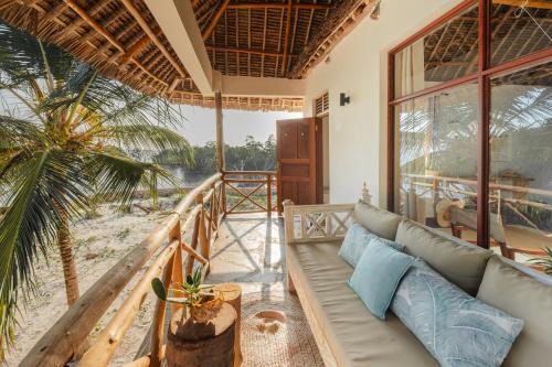 mwazaro beach lodge
