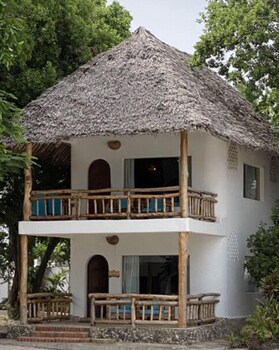 mwazaro beach lodge