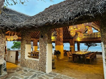 mwazaro beach lodge