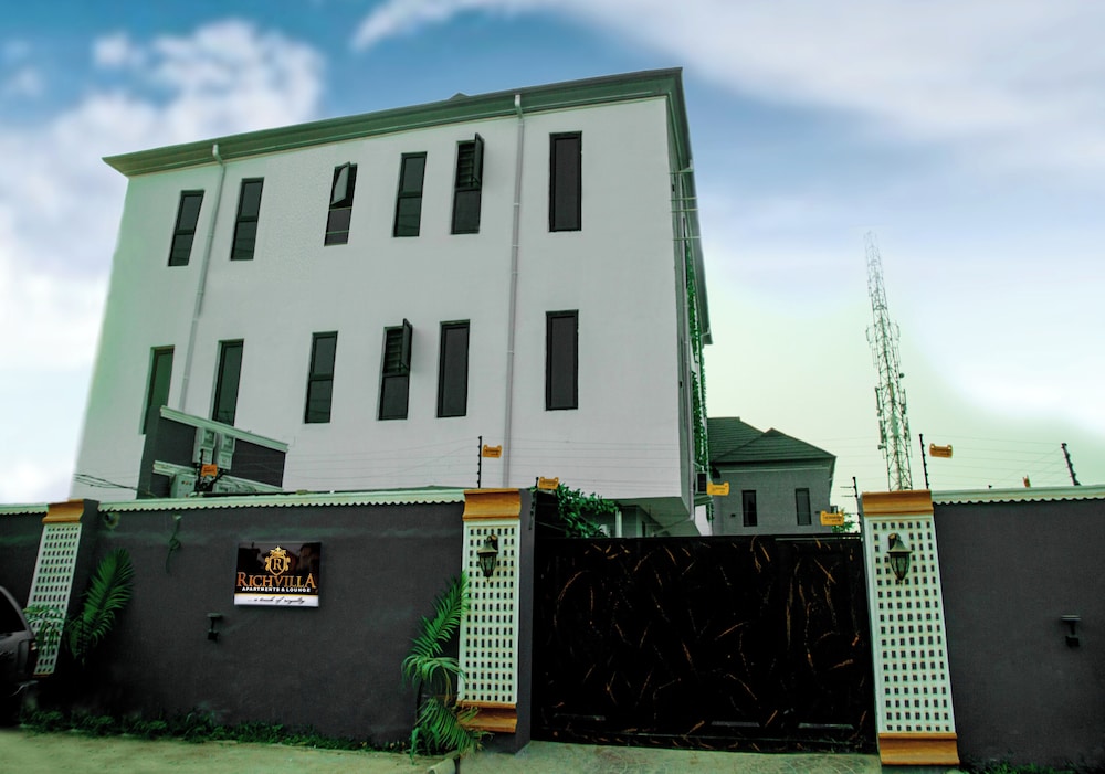 richvilla apartments and hotels