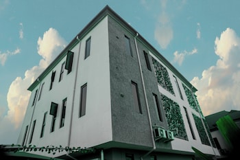 richvilla apartments and hotels