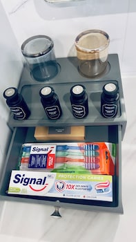 escale international hotel