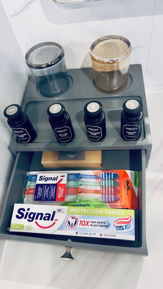 escale international hotel