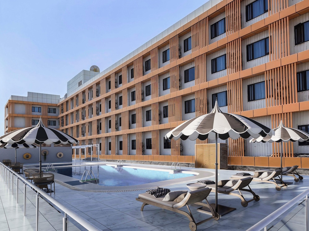 escale international hotel