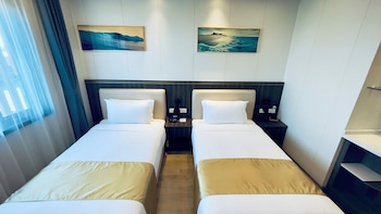 escale international hotel