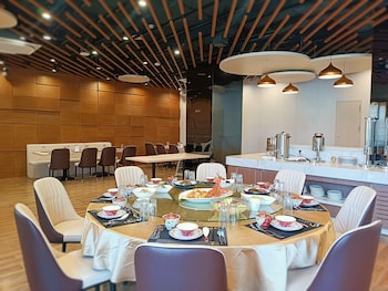 escale international hotel