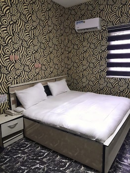 chukzie suites and apartments