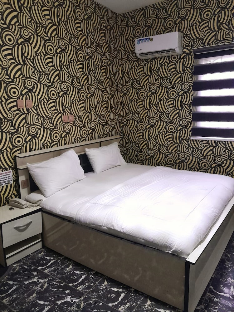 chukzie suites and apartments