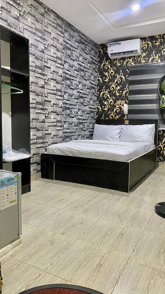 chukzie suites and apartments