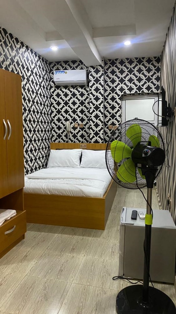 chukzie suites and apartments