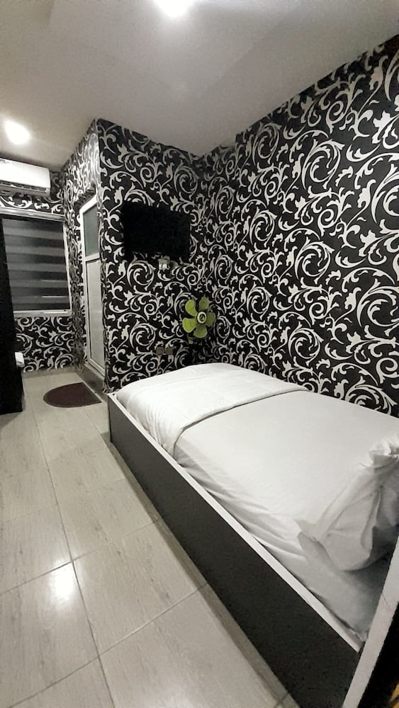 chukzie suites and apartments