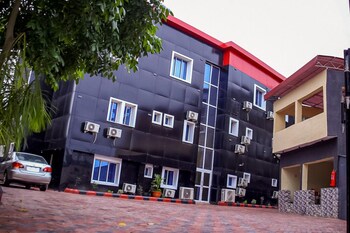 chukzie suites and apartments