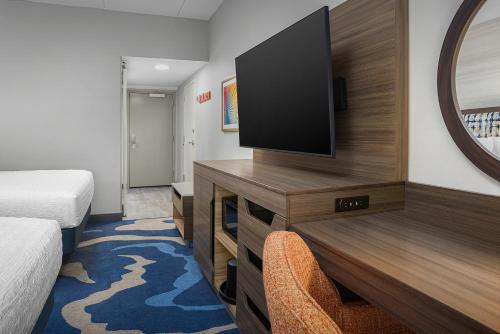 hampton inn and suites naples south