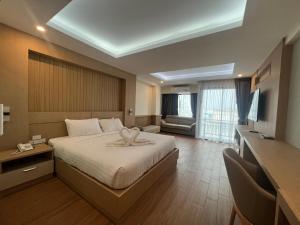 the square hotel nakhon phanom