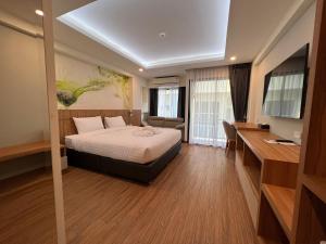 the square hotel nakhon phanom