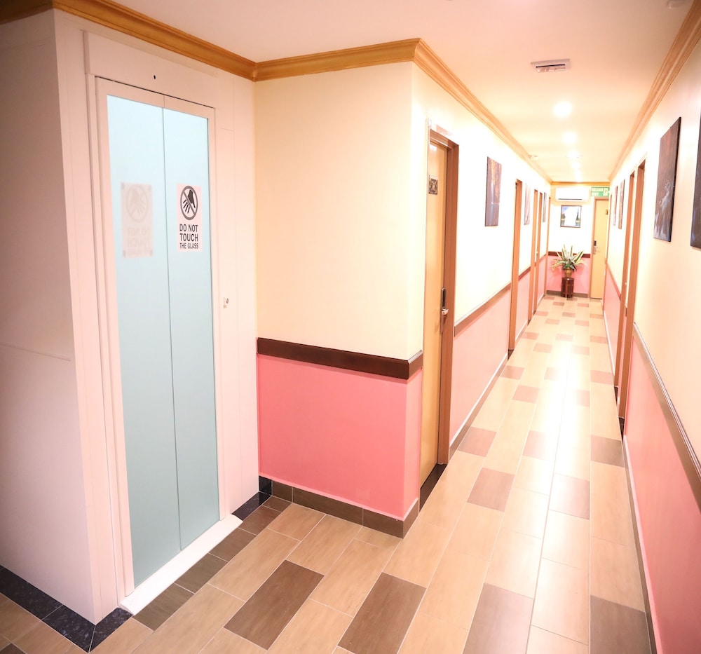 capital o 90897 island city hotel