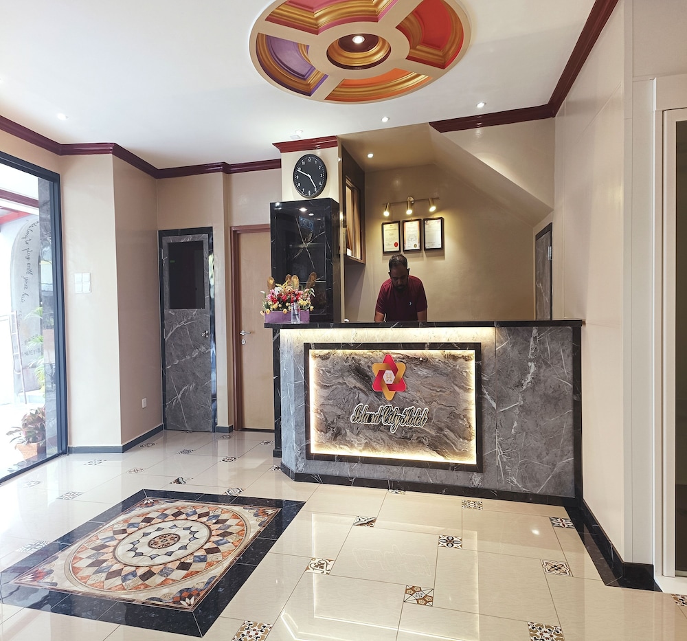 capital o 90897 island city hotel