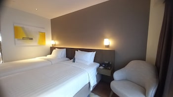 capital o 950 acqua novotel tower