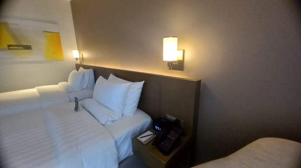 capital o 950 acqua novotel tower