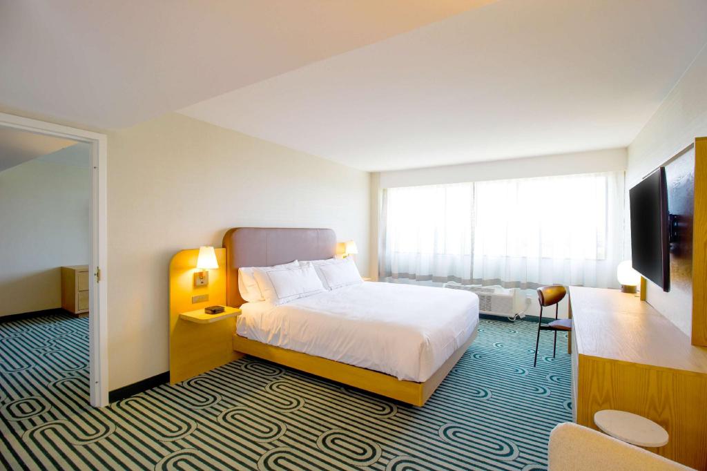 doubletree by hilton clarksville riverview