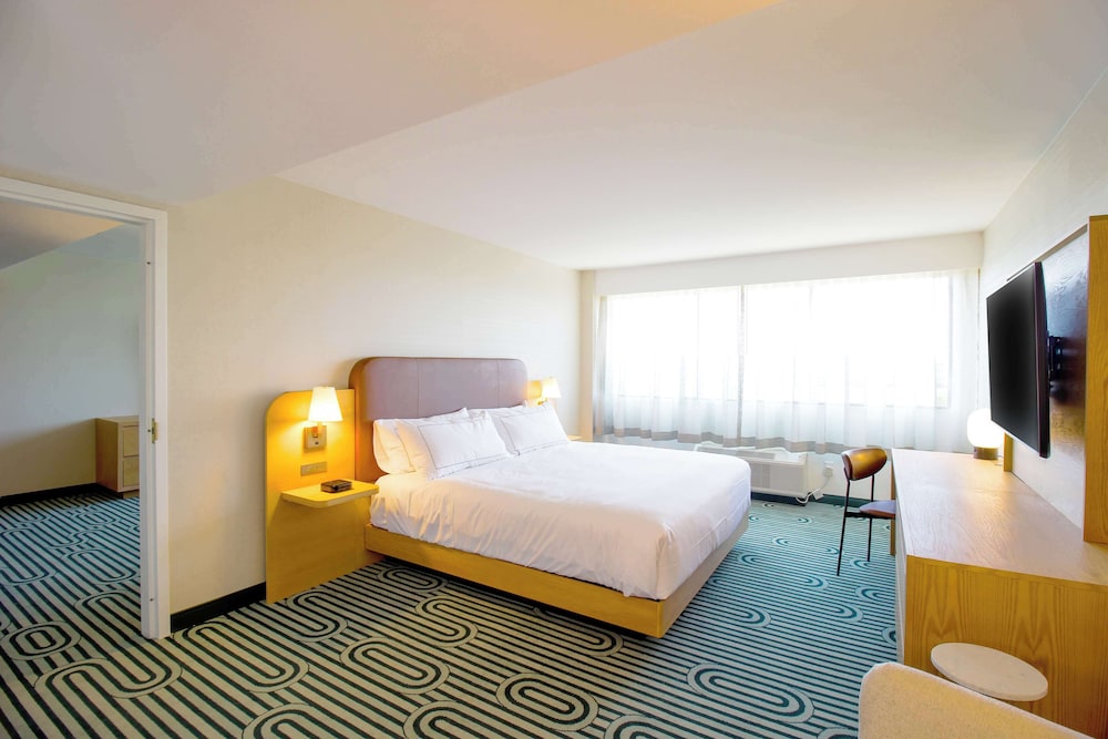 doubletree by hilton clarksville riverview
