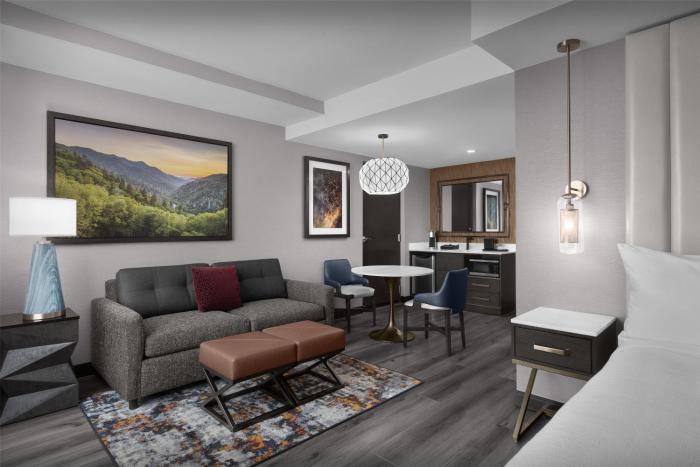 embassy suites by hilton pigeon forge resort