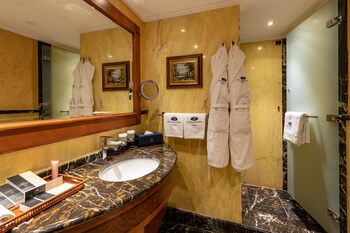 swiss diamond hotel prishtina